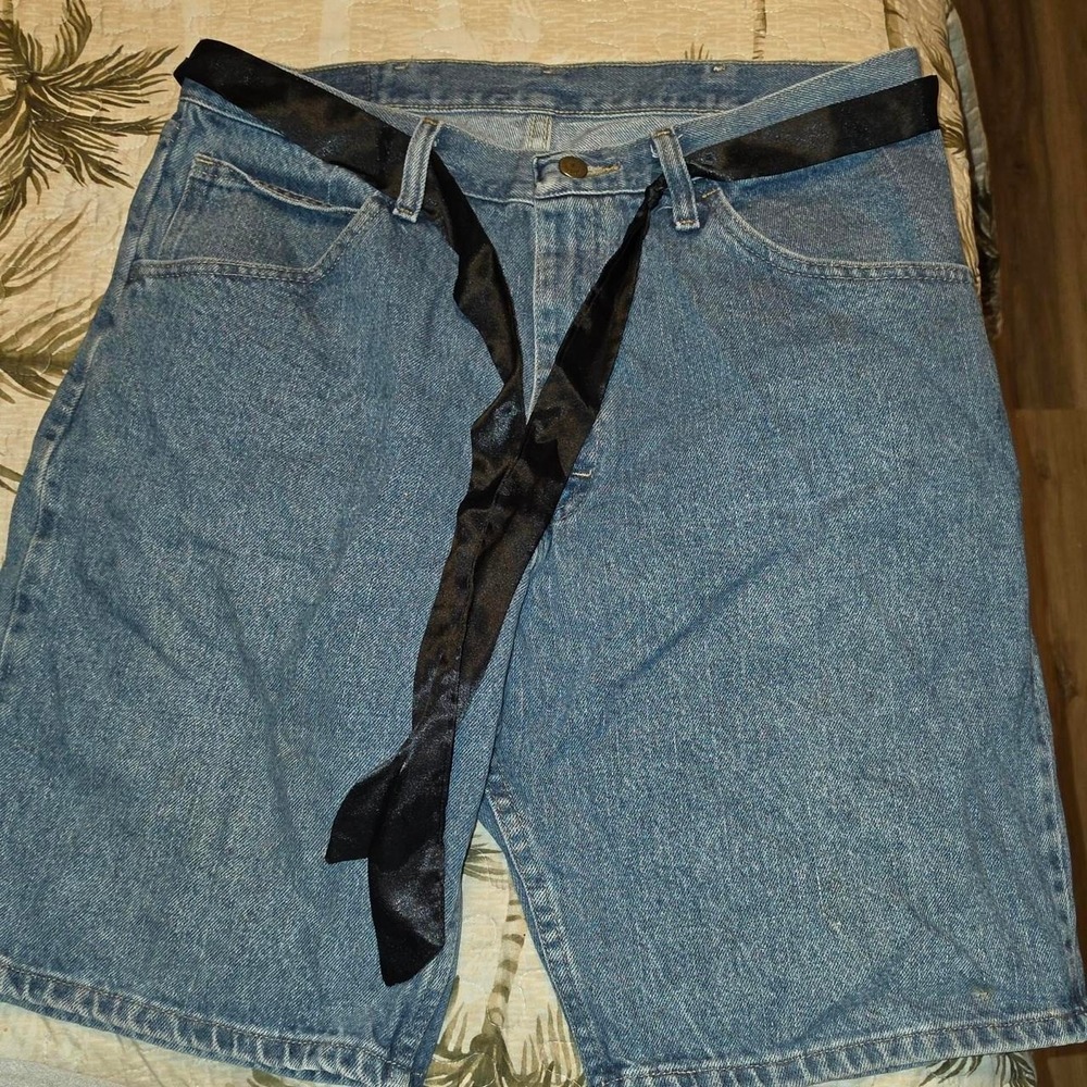 Wrangler Blue Cotton Denim Shorts Black Satin Belt Relaxed Fit 606W1MS Size 34